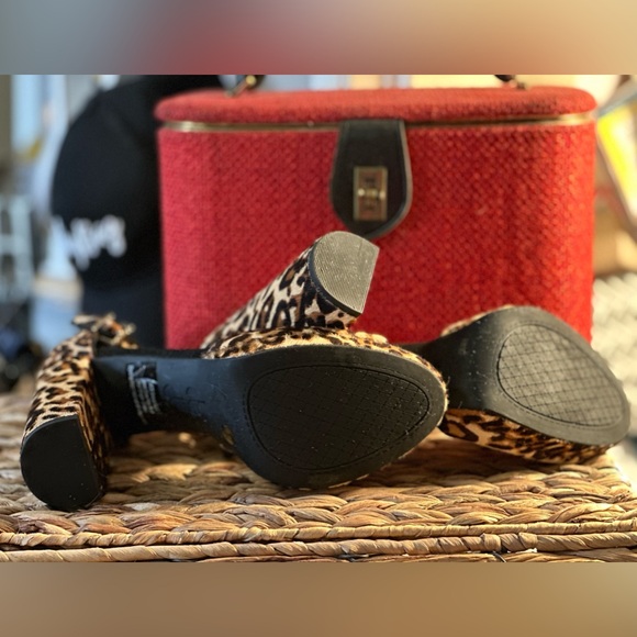 Jessica Simpson - Picture 2 of 3